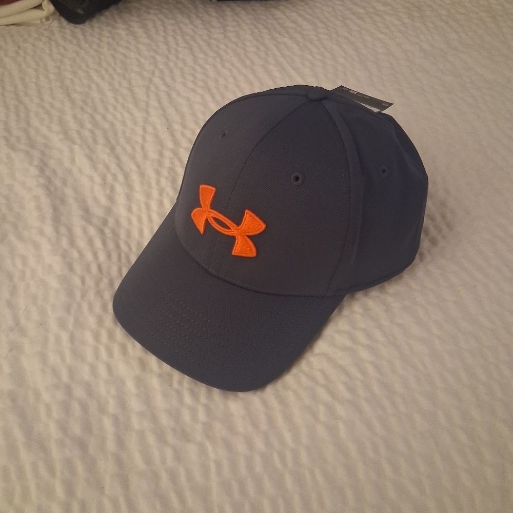 Under Armour Dark Blue Cap with Vibrant Pink Logo - Picture 3 of 4